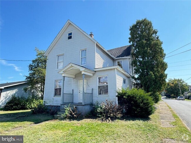 Building Photo - 3743 Birney Ave Unit 1- First Floor Rental