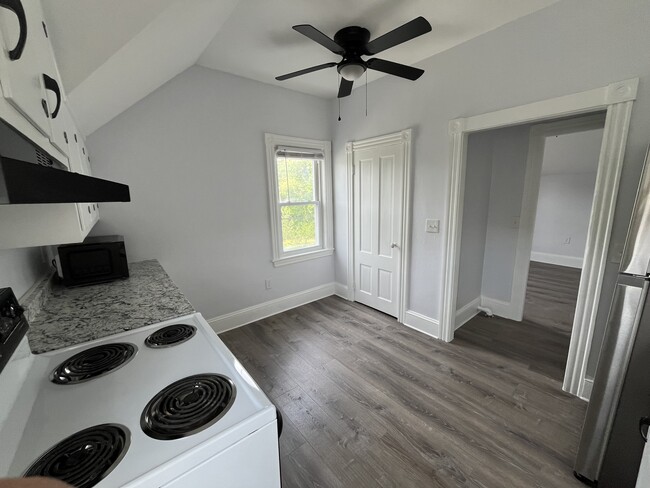 Photo - 124 Blade St Unit 124 Blade Street 2nd Floor