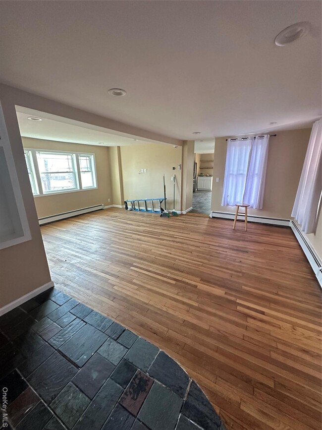 Photo - 290 Woodbury Rd