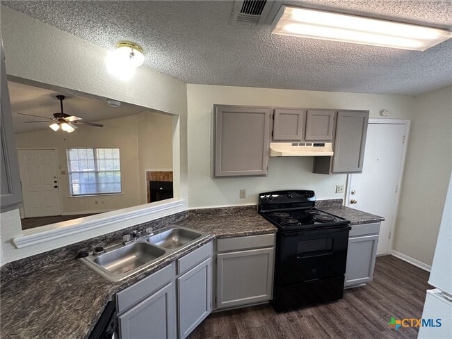 Photo - 2211 Barry Dr