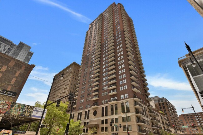 Building Photo - 41 E 8th St Unit 2A Rental