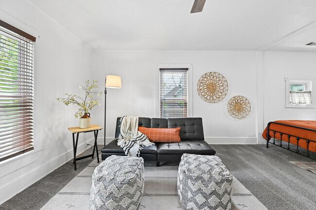 Photo - 408 S Wright St Unidad SI ID1520957P