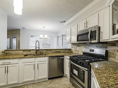 Photo - 4947 Clubgreen Summit