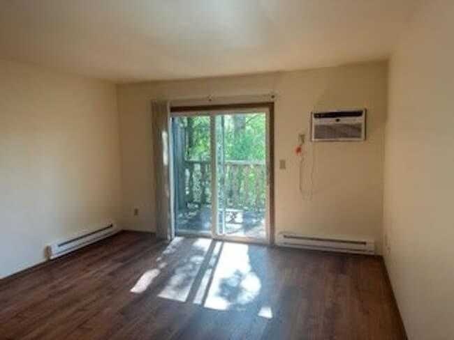 Photo - Spacious 2 bed, 1 bath Unit Apt #6