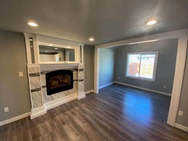Photo - 3987 8th Ave