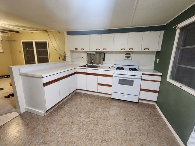 Photo - 38748 Calumet Ave