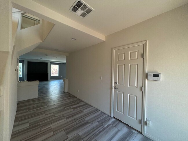 Photo - Great curb appeal