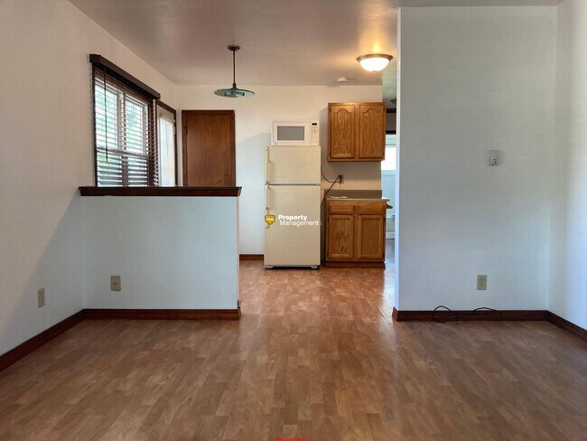 Photo - 954 W Cecil St