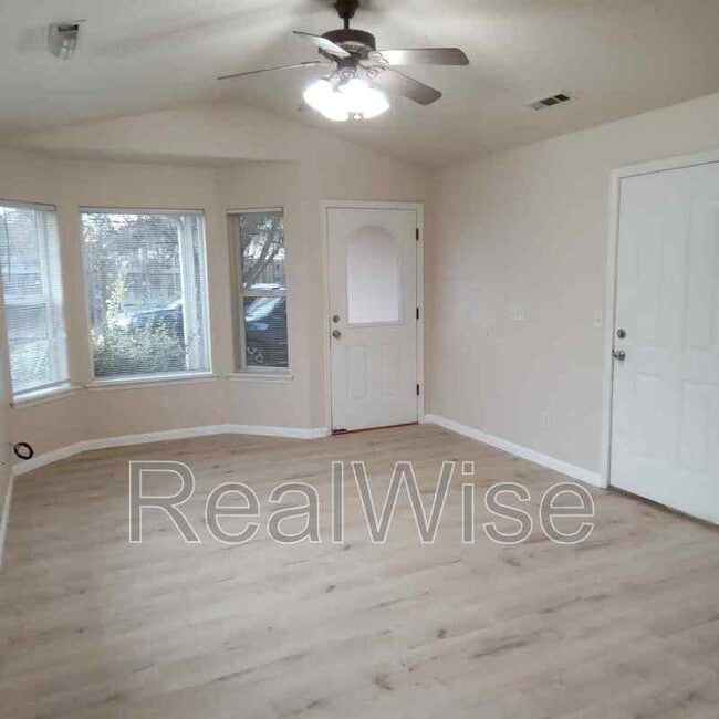 Photo - 3172 Forest Hills Dr Unit A