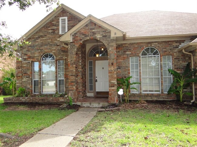 Building Photo - 7810 Coastway Dr