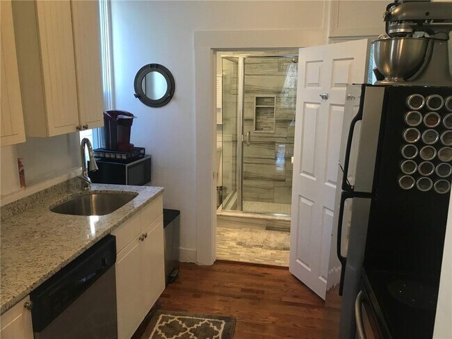 Photo - 46 Lee Ave Unidad 1