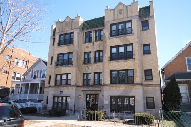 Photo - 4735 N Hermitage Ave