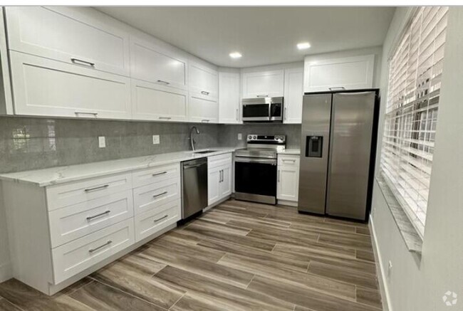 Building Photo - 535 Oaks Dr Unit 102 Rental