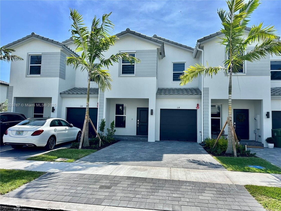 Photo - 114 SW 184th Pl (Pembroke Pines, FL)