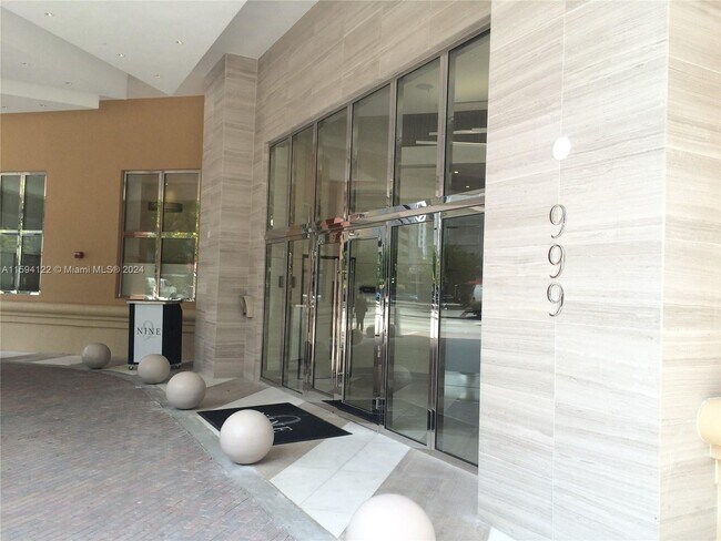 Photo - 999 SW 1st Ave