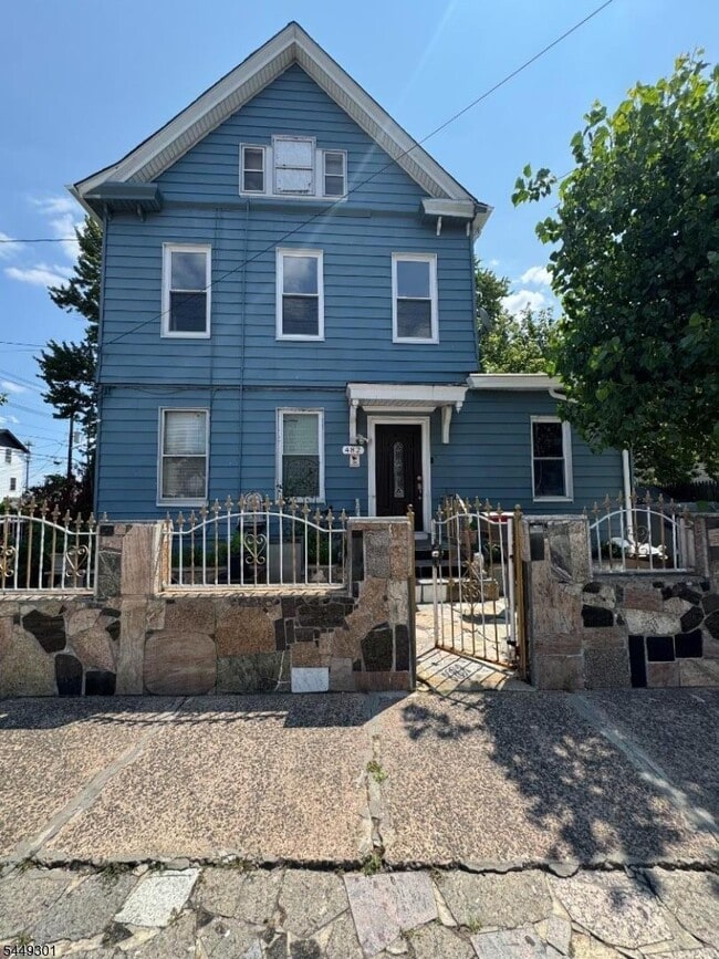 Building Photo - 482 10th Ave Unit 2