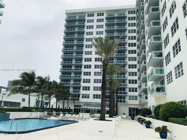 Building Photo - 6917 Collins Ave Unit 506