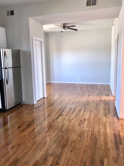 Photo - 1351 W Roscoe St