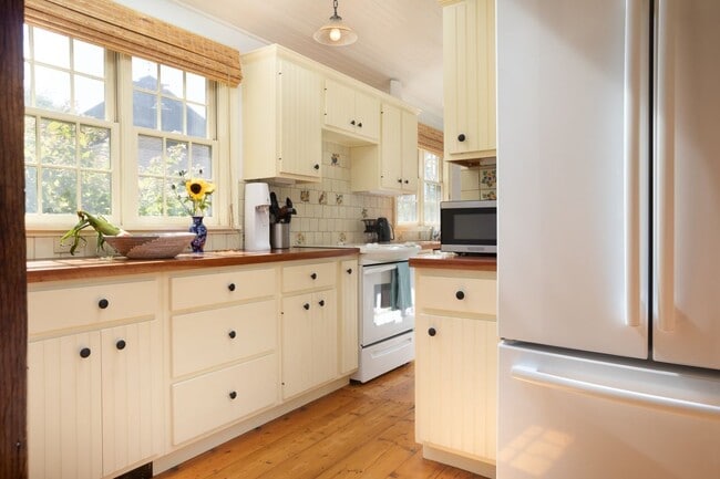 Photo - 30 Indian Mountain Rd