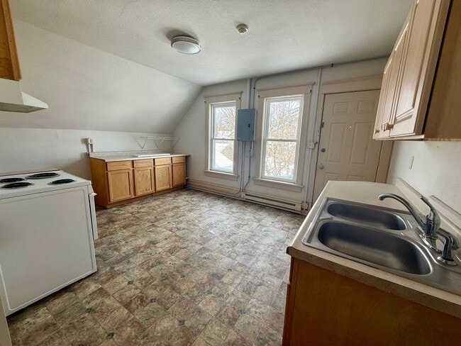 Photo - 724 Washington St Unidad Upper