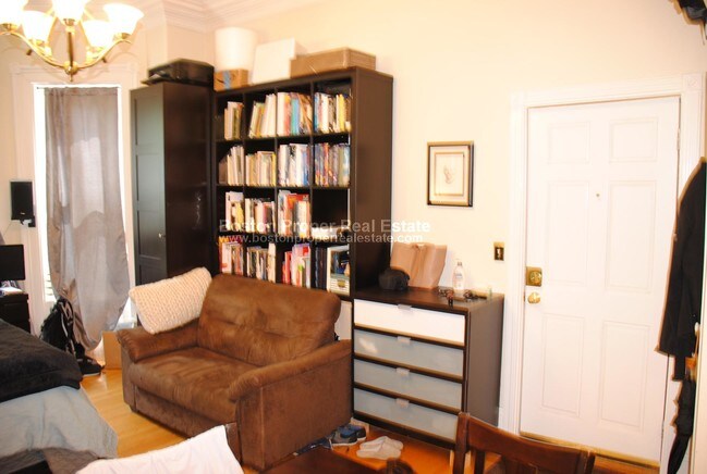 Photo - 387 Marlborough St Unidad 3