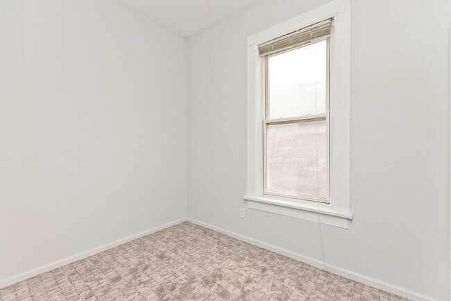 Photo - 858 N Paulina St