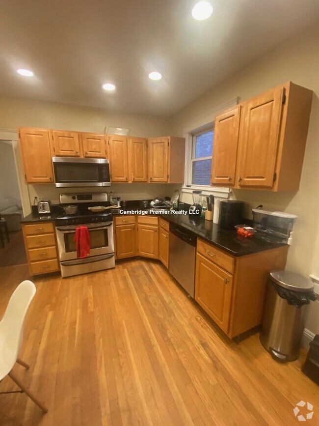 Building Photo - 66 Dimick St Unit 1 Rental