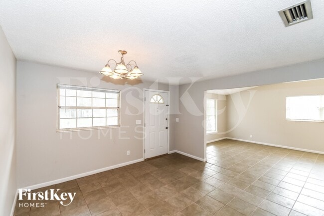 878 Westgate Dr