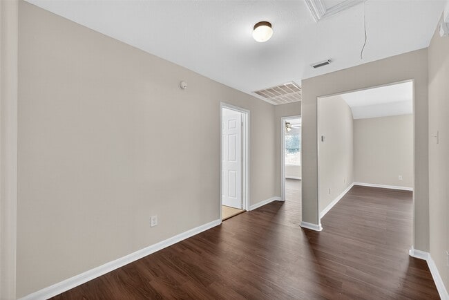 Building Photo - 2711 Shallow Falls Ct