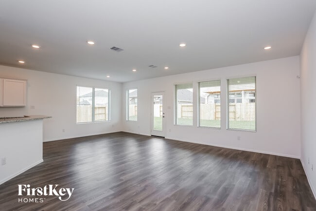 Photo - 9011 Willow Rdg Ct