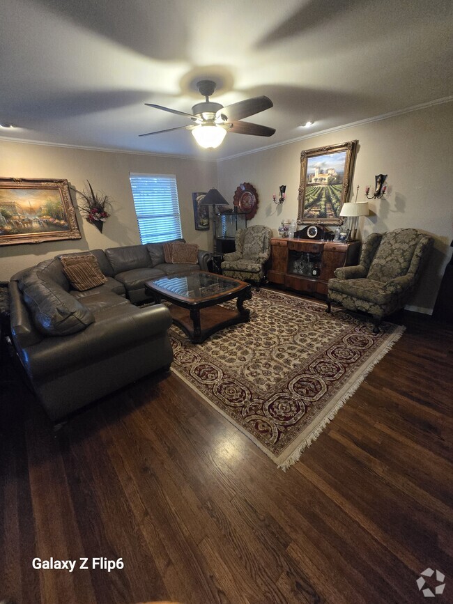 Building Photo - 5028 Lahoma St Rental