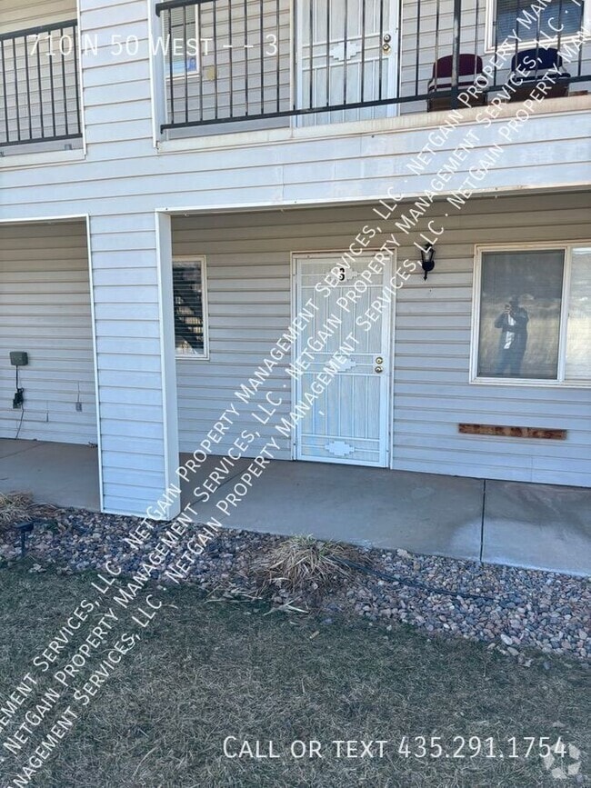 Building Photo - Newly Updated 2 Bedroom Parowan Apartment Unit 3