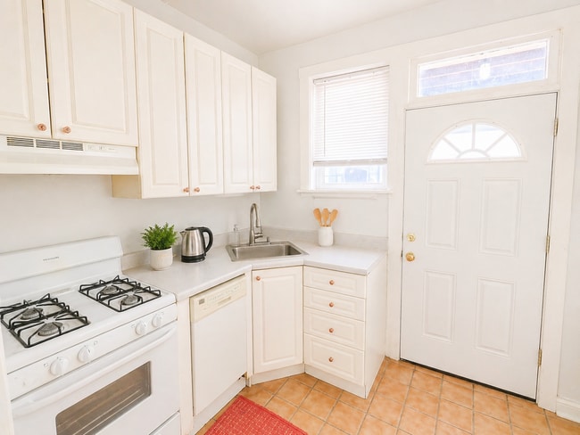 Photo - 446 W Arlington Pl Unit 3