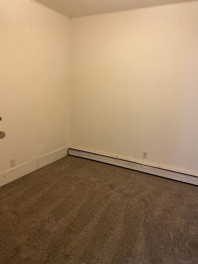 1121 6th Ave E