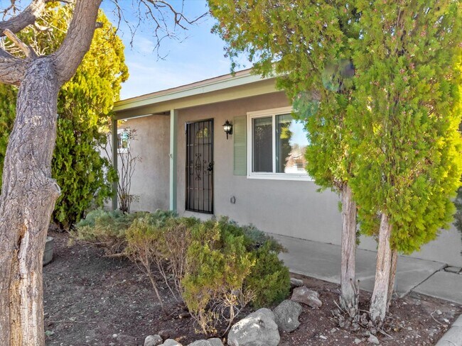 Photo - Spacious 4-Bed, 2-Bath Home | Large Backyard| Quick Access to Highway 528 and Other Routes| Pre-L...