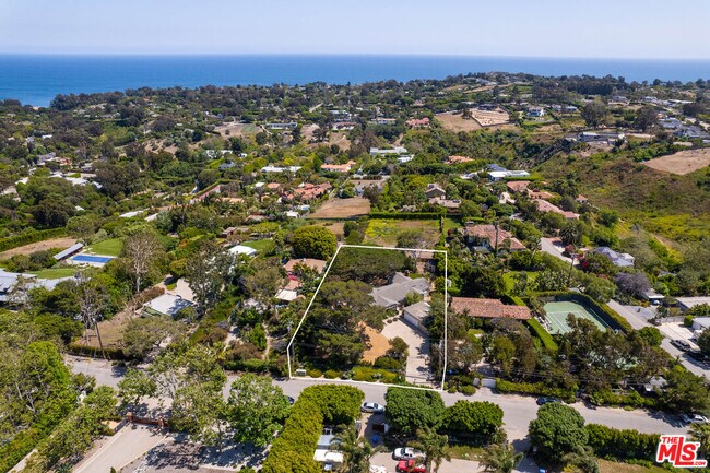 Photo - 28952 Selfridge Dr