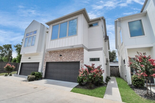 Building Photo - 1105 Olivier Ln