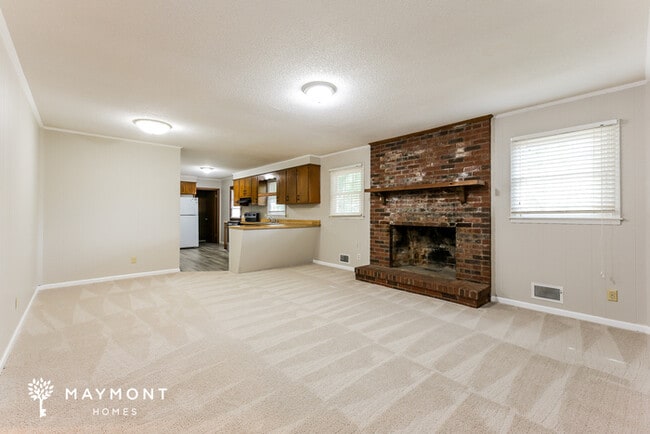 Photo - 151 Twin Creek Dr