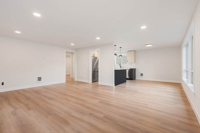 Photo - 6721 24th Ave NW Unidad 1