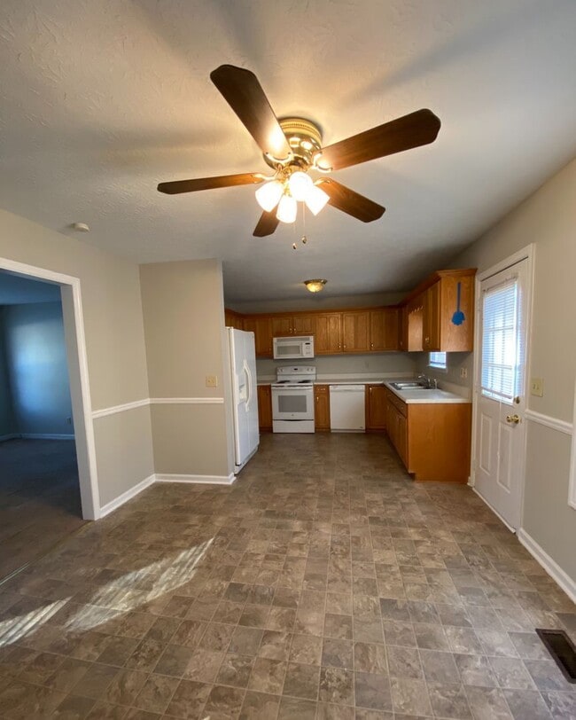 Photo - 81 Eastwood Dr