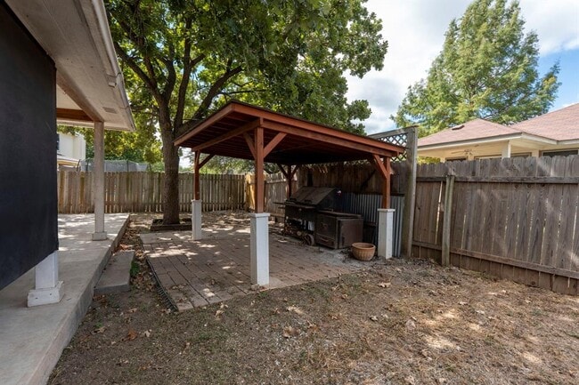 Photo - 105 Grant Way