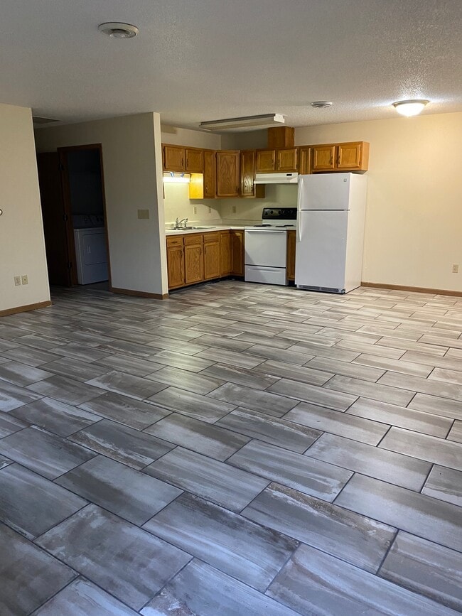 Photo - 414 14th Ave W