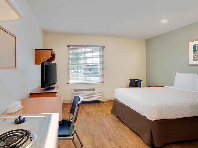 Furnished Studio-Mobile - I-65