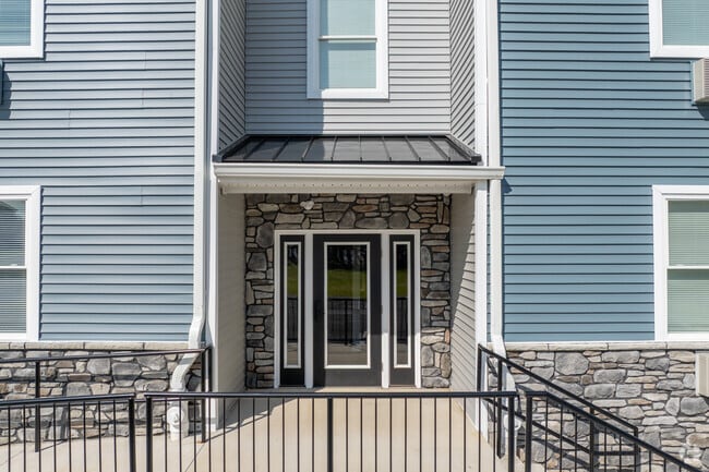 Entrada - Jordan View Parke Apartments