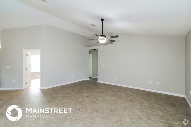 Building Photo - 2556 Traverse Ave Rental