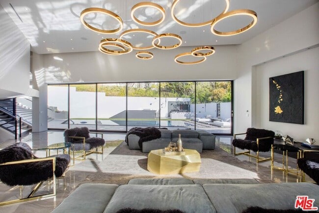 Photo - 2210 Bowmont Dr