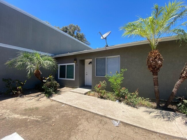 Photo - 702 R Ave