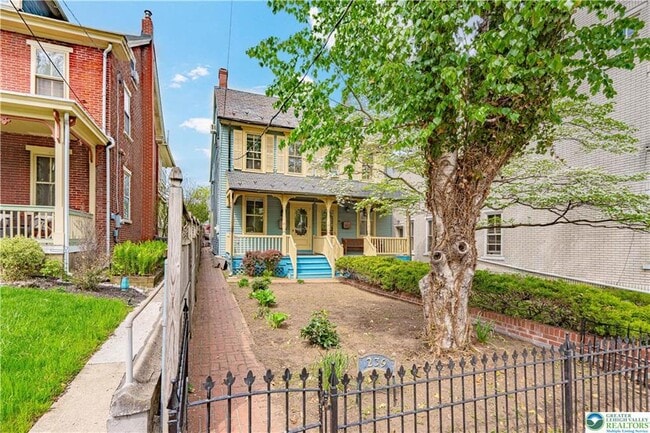 Photo - 239 E Church St