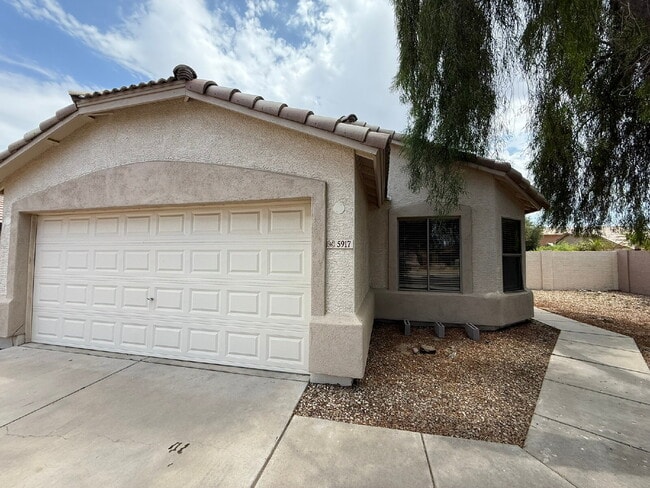 Building Photo - Spacious 4-Bedroom Home with Large Backyar...