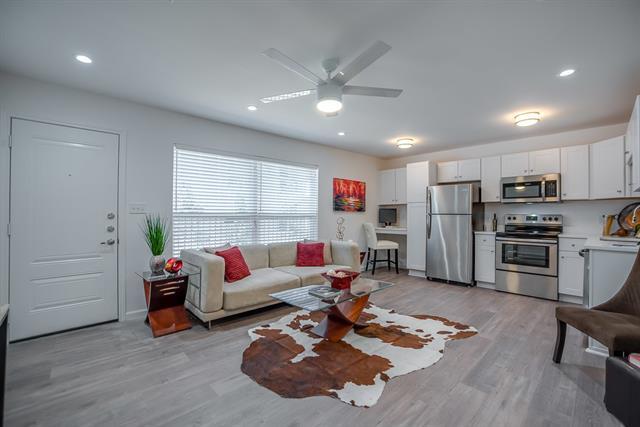 Building Photo - 1809 Bennett Ave Unit 203A Rental